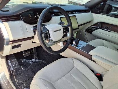 2025 Land Rover Range Rover P400 SE LWB AWD