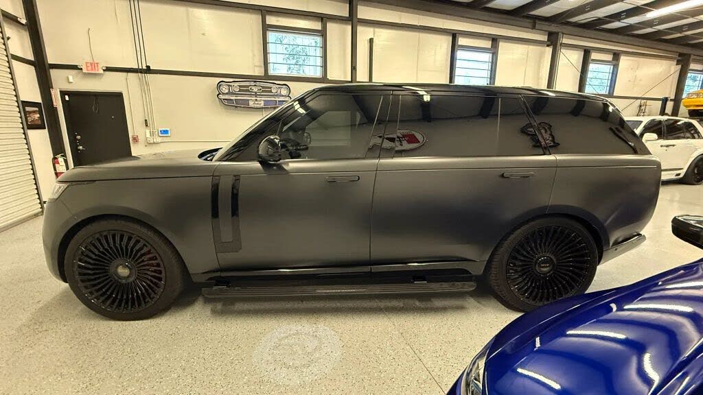 2025 Land Rover Range Rover P615 SV LWB AWD