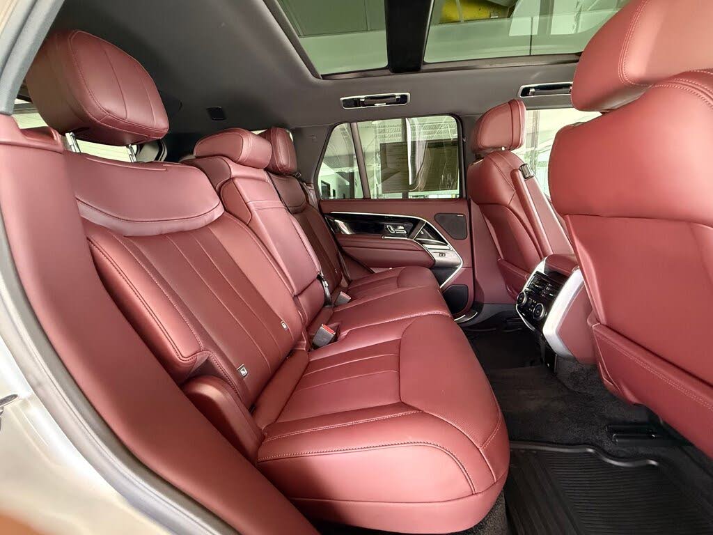 2025 Land Rover Range Rover P400 SE AWD