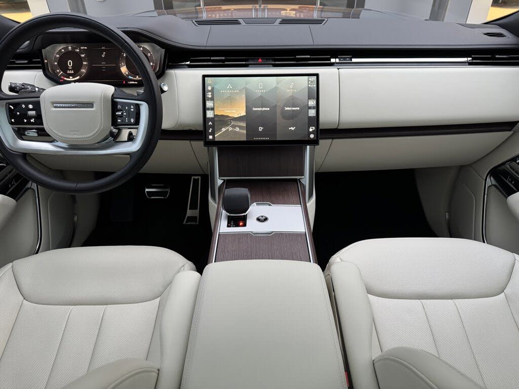 2025 Land Rover Range Rover P400 SE AWD