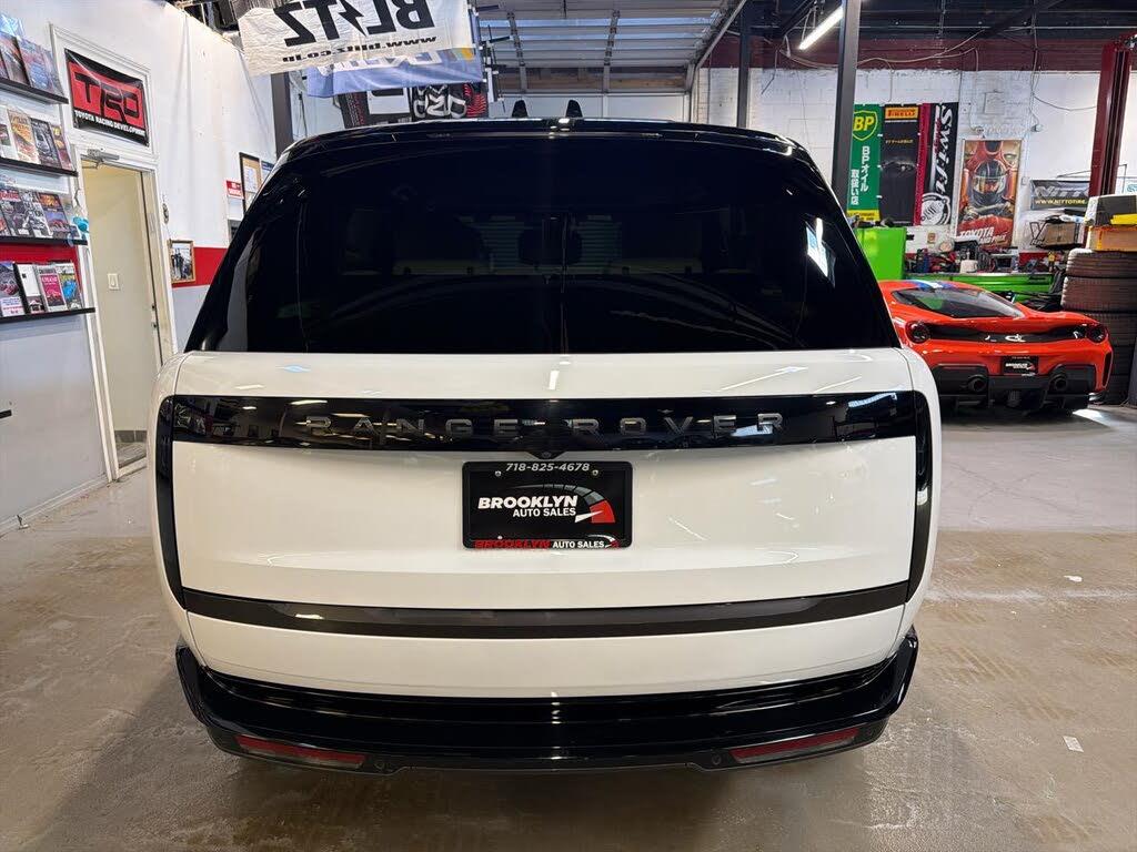 2025 Land Rover Range Rover P530 SE LWB AWD
