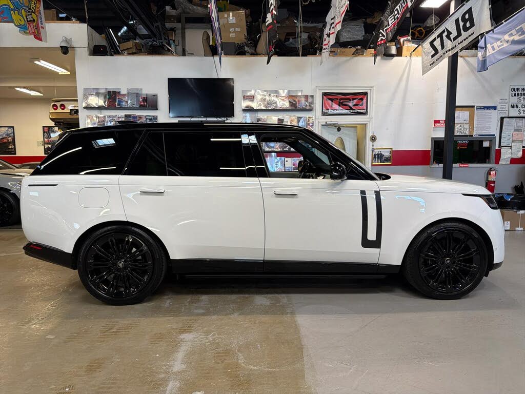 2025 Land Rover Range Rover P530 SE LWB AWD