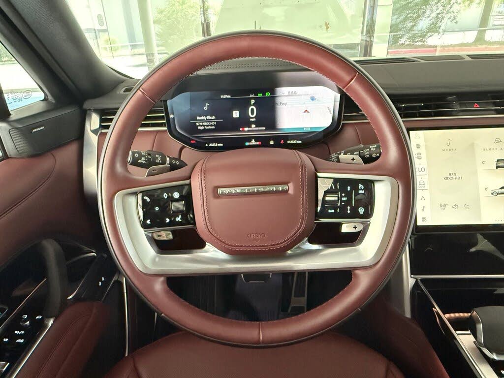 2025 Land Rover Range Rover P400 SE AWD