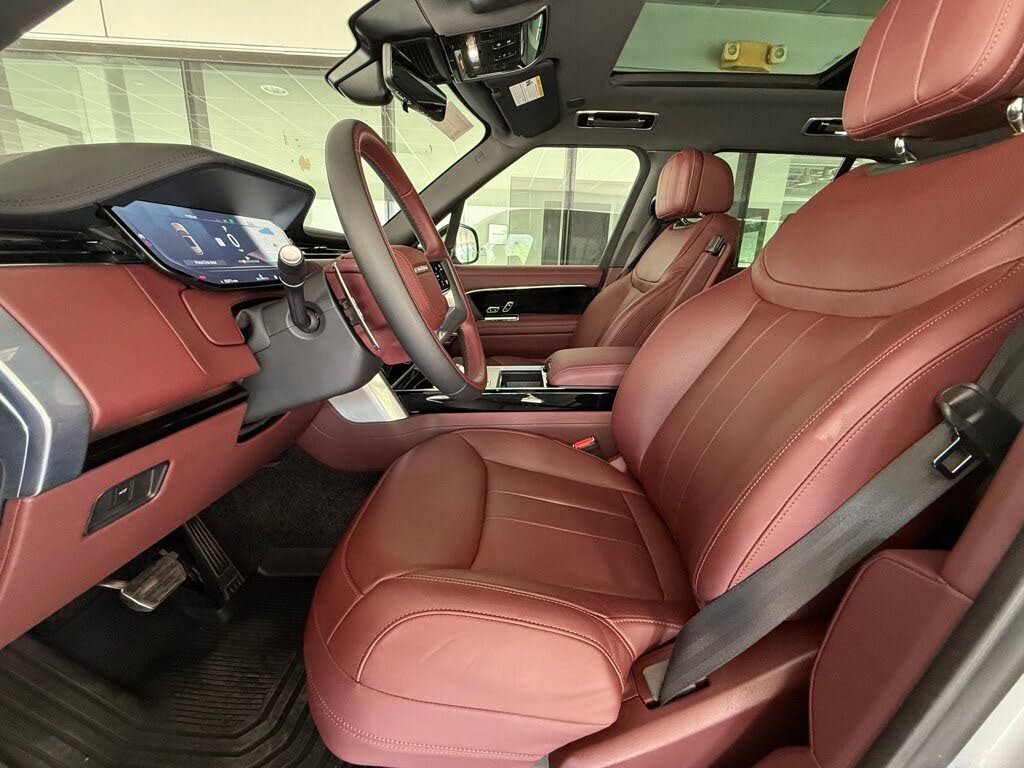 2025 Land Rover Range Rover P400 SE AWD