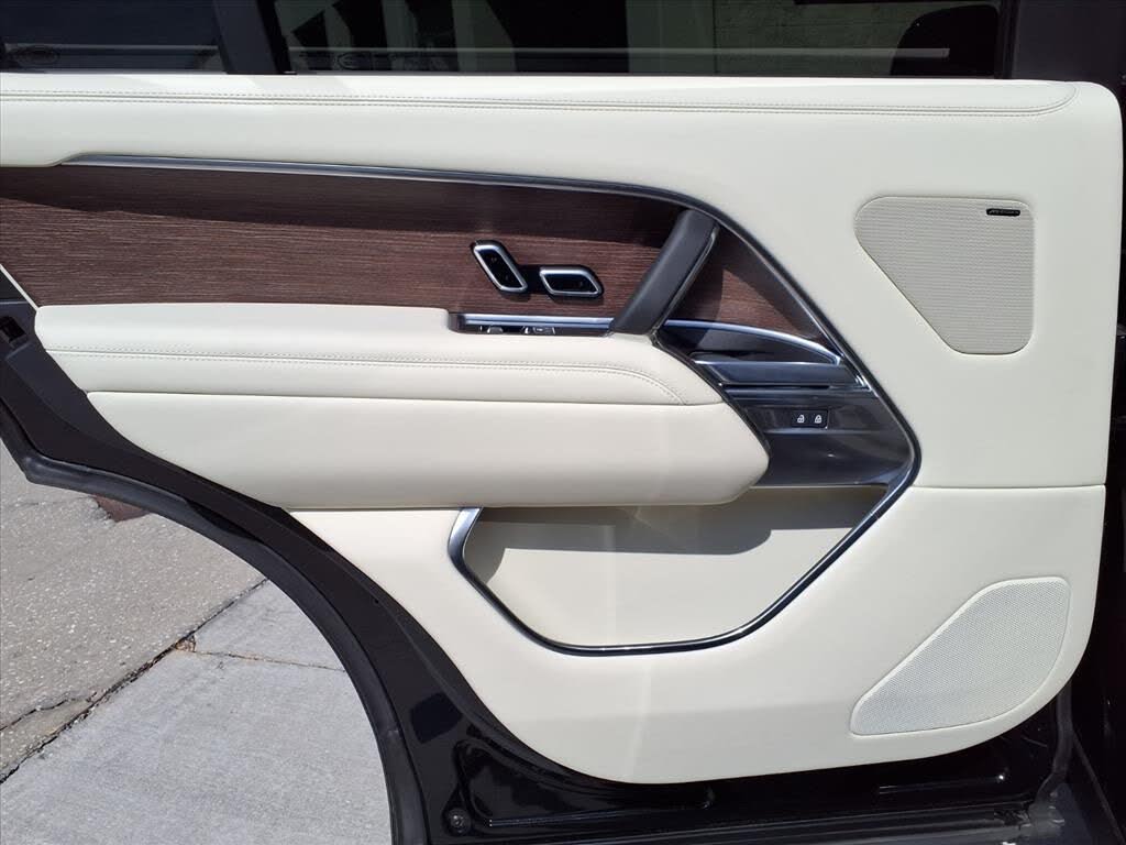 2025 Land Rover Range Rover P400 SE LWB AWD