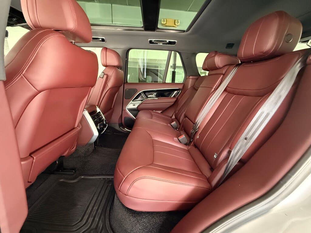 2025 Land Rover Range Rover P400 SE AWD