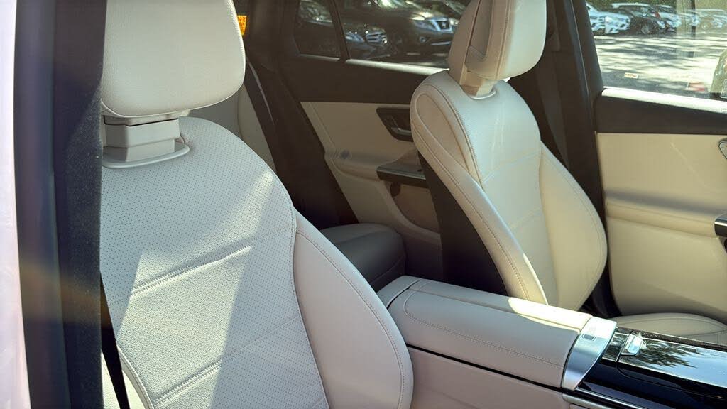 2025 Mercedes-Benz GLC 300 4MATIC
