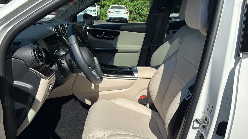 2025 Mercedes-Benz GLC 300 4MATIC
