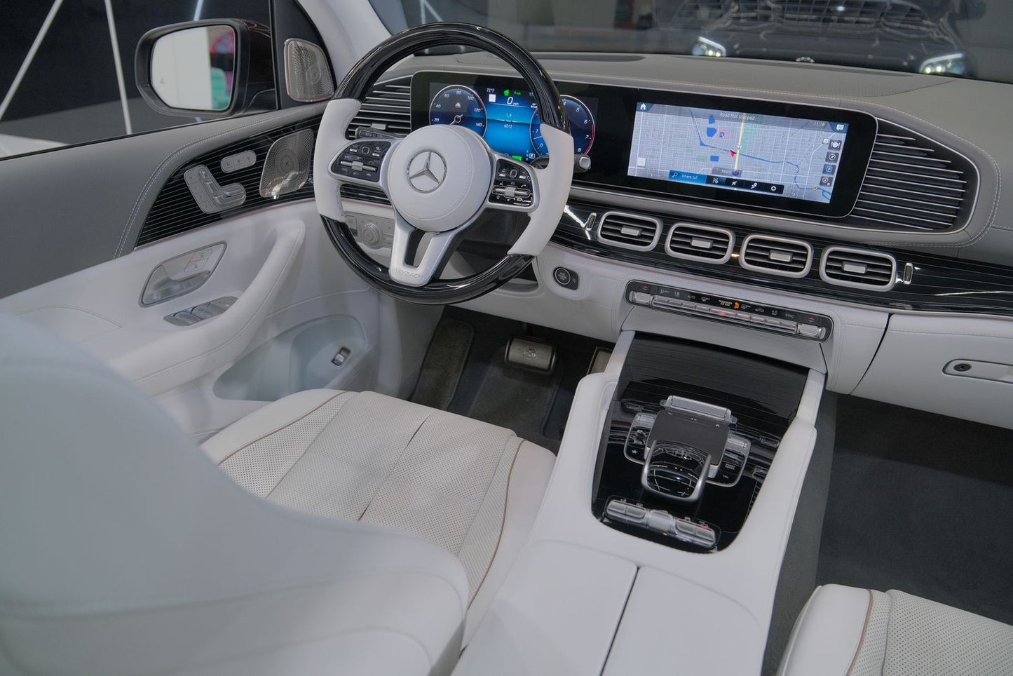 مرسيدس-بنز مايباخ GLS 600 4MATIC موديل 2022