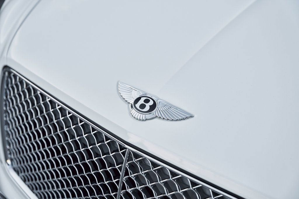 بنتلي بنتايجا V8 موديل 2022