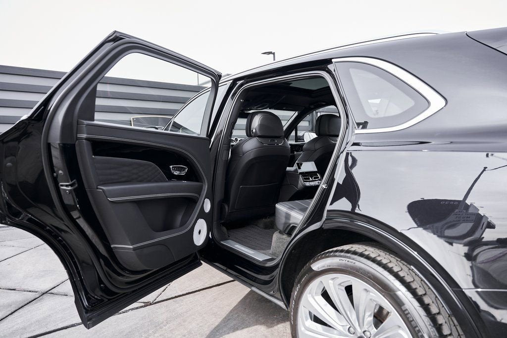 2023 Bentley Bentayga EWB Azure V8