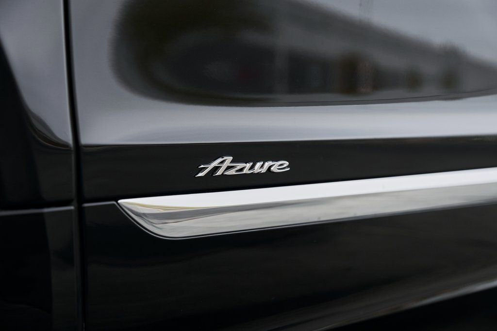 2023 Bentley Bentayga EWB Azure V8