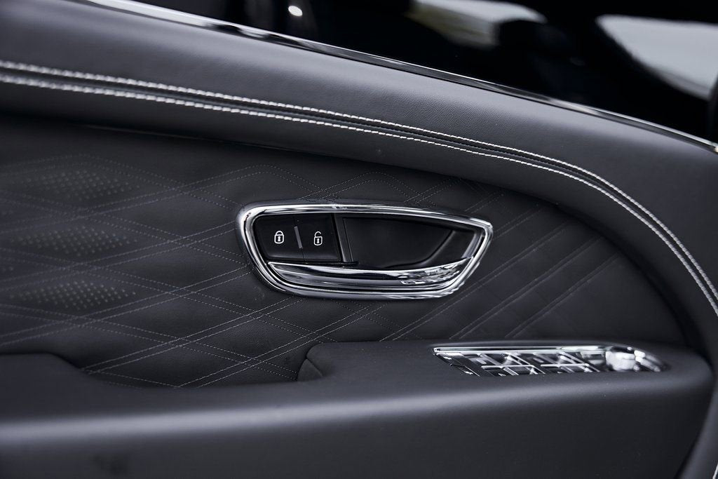 2023 Bentley Bentayga EWB Azure V8