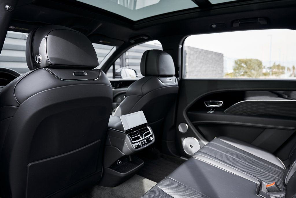 2023 Bentley Bentayga EWB Azure V8