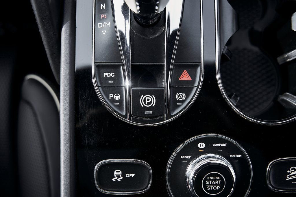 2023 Bentley Bentayga EWB Azure V8