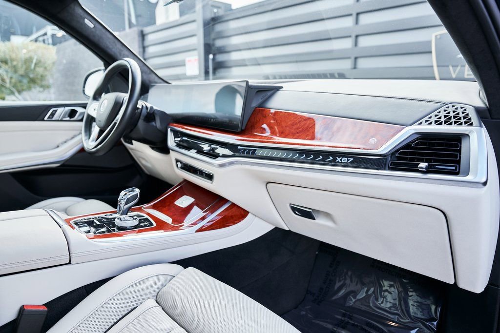 2024 BMW X7 ALPINA XB7