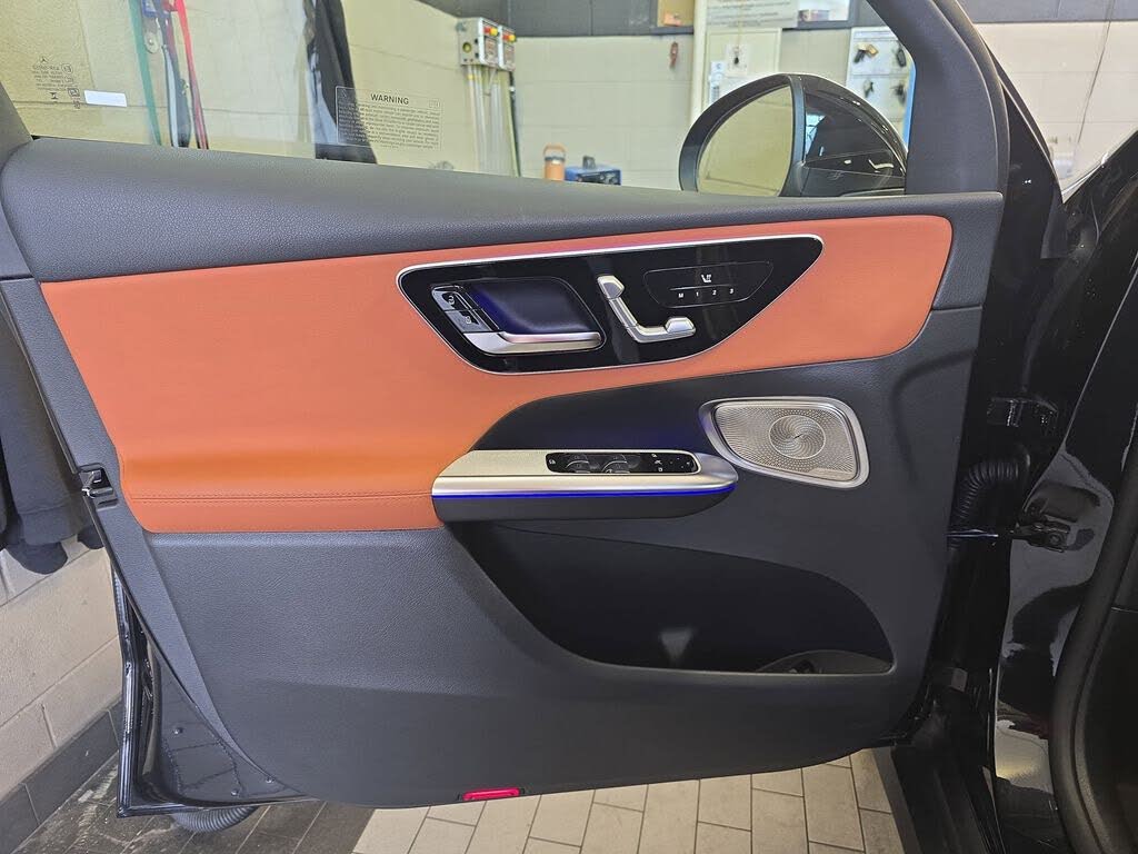 2026 Mercedes-Benz GLC 300 RWD