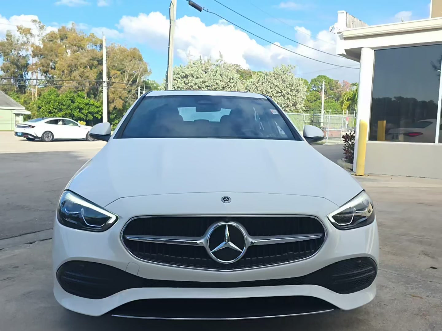 مرسيدس-بنز C 300 4MATIC موديل 2025