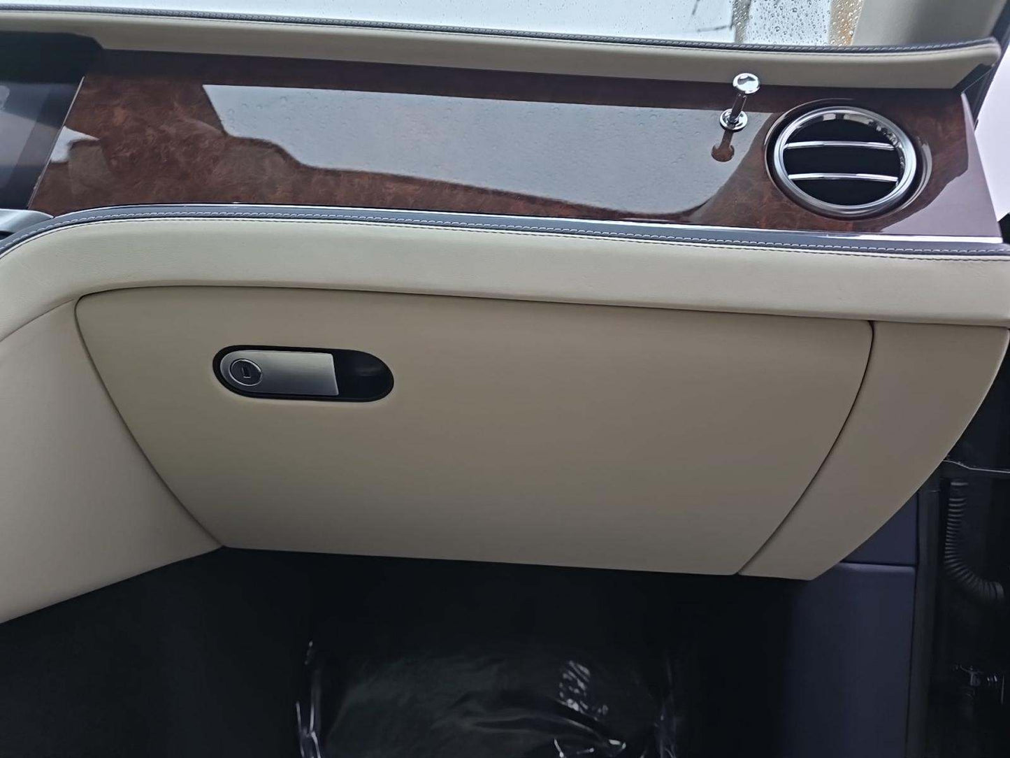 بنتلي فلاينج سبير W12 2021