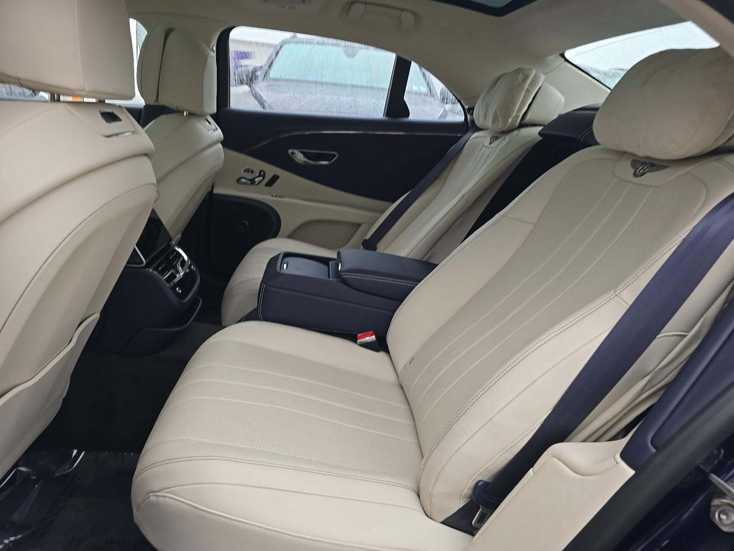 بنتلي فلاينج سبير W12 2021