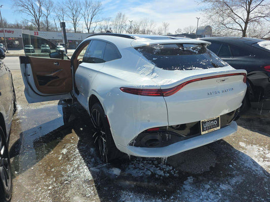 2023 Aston Martin DBX V8